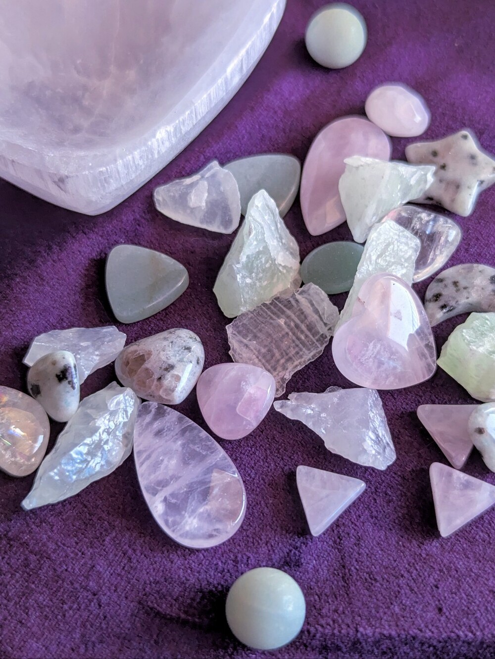 ☮️ Lotus Love Bowl 🩵 Natural Heart chakra 🩷 gemstone confetti mix Decor Gift - Picture 5 of 8